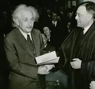 10 Most Interesting Facts about Albert Einstein in Hindi