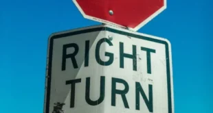 Stop Choose Right Turn oNly